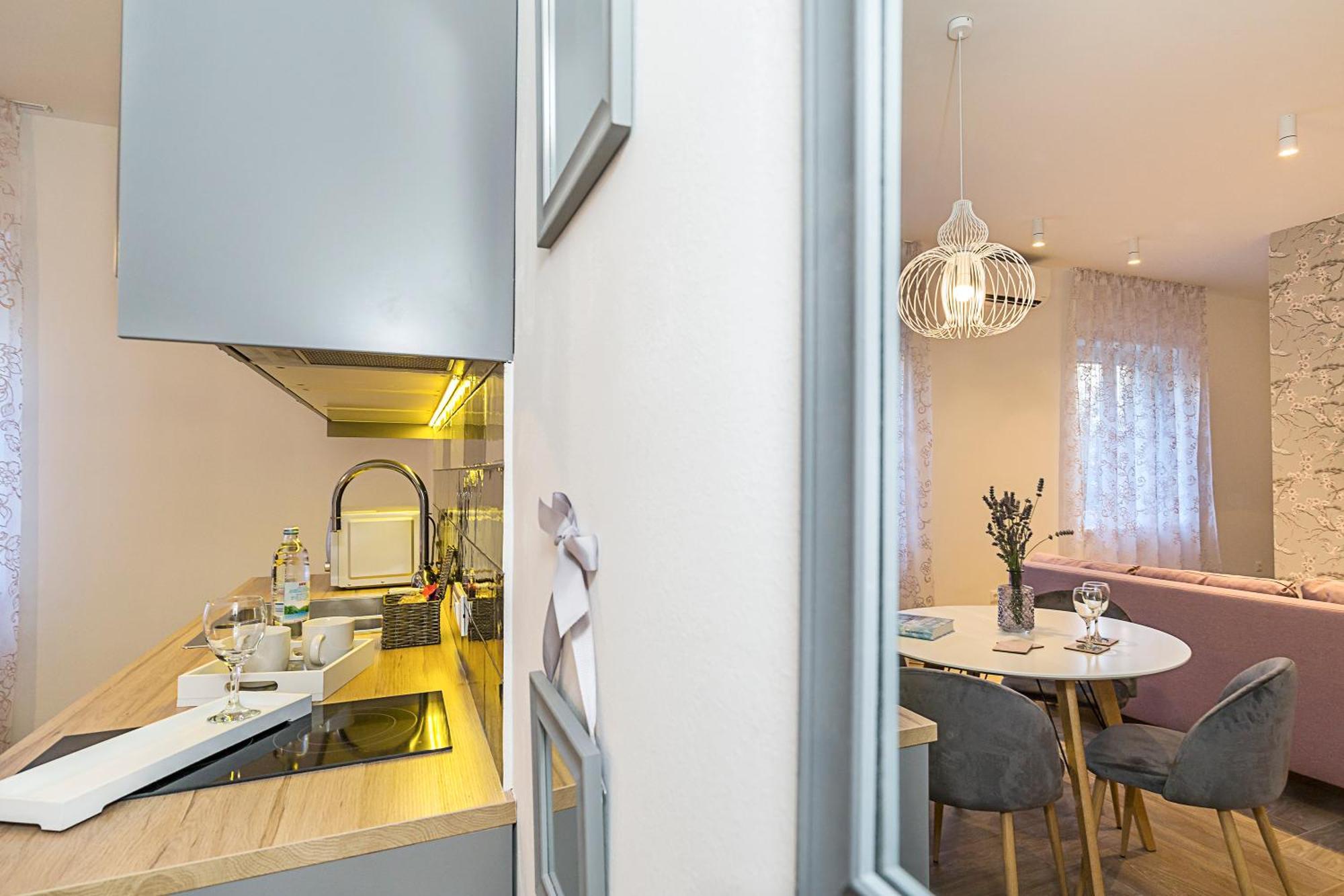 Studio Apartments Marcel สปลิท ภายนอก รูปภาพ
