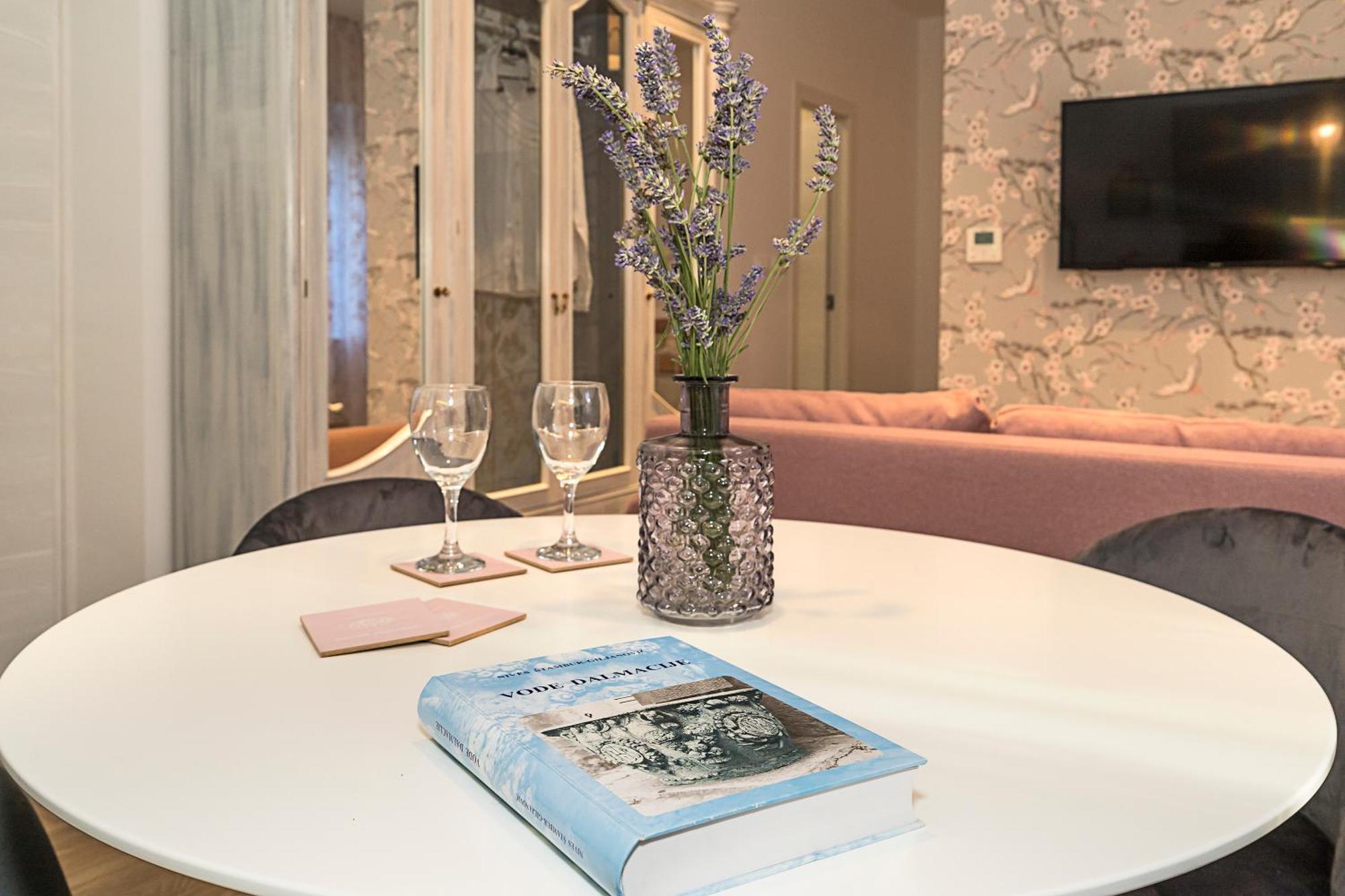 Studio Apartments Marcel สปลิท ภายนอก รูปภาพ