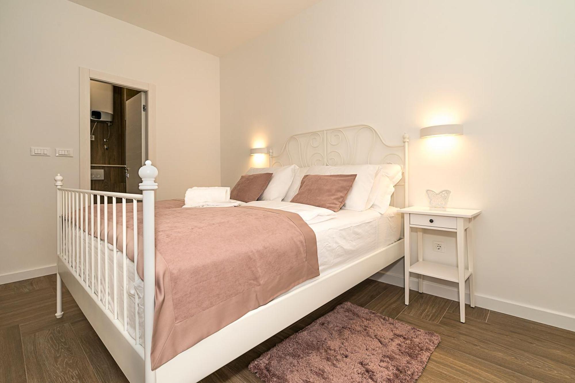 Studio Apartments Marcel สปลิท ภายนอก รูปภาพ