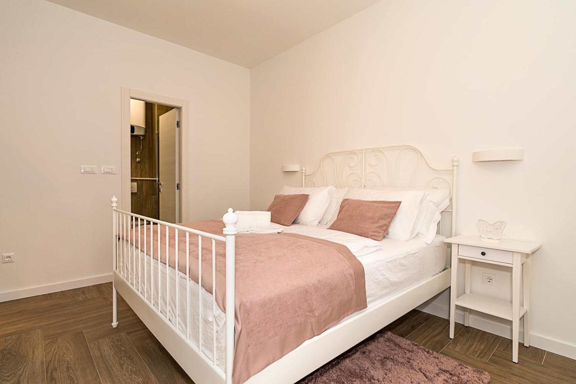 Studio Apartments Marcel สปลิท ภายนอก รูปภาพ